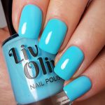 Free Spirit swatch - bright neon turquoise gloss top coat